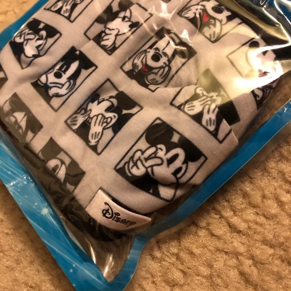 NEW Disney Mickey Face Mask Cover Case - Picture 3 of 3